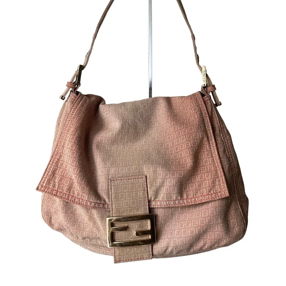FENDI Mamma Baguette - Pink in Glitter - Picture 1 of 10